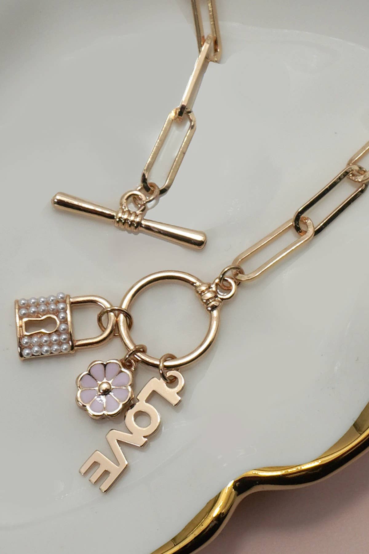 CLUSTER CHARM LOCK FLOWER LOVE TOGGLE NECKLACE