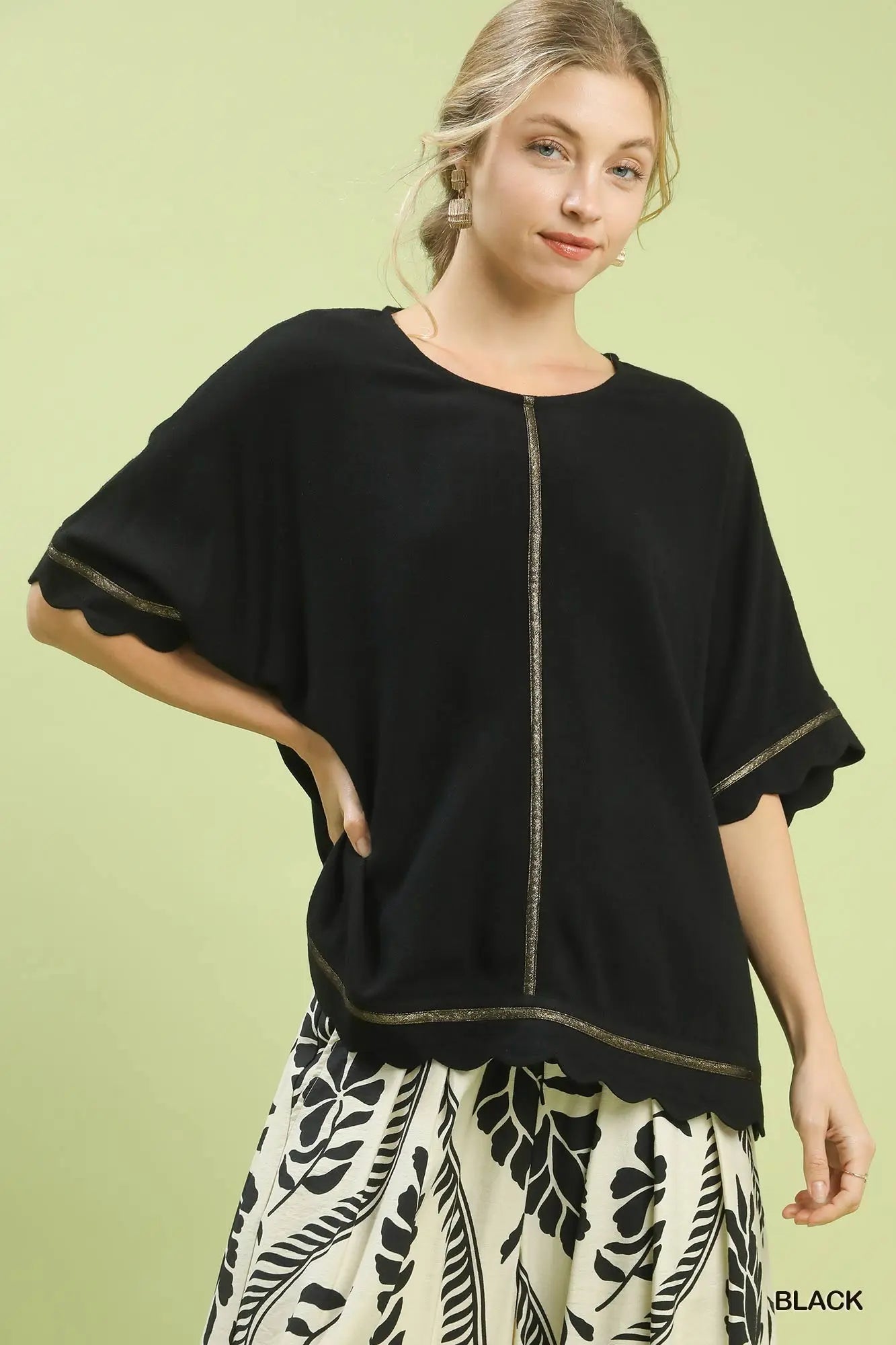 Umgee Linen Blend Scallop Trim Top
