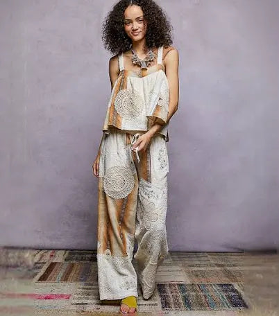 Solid Lace Patch Detail Woven Pants
