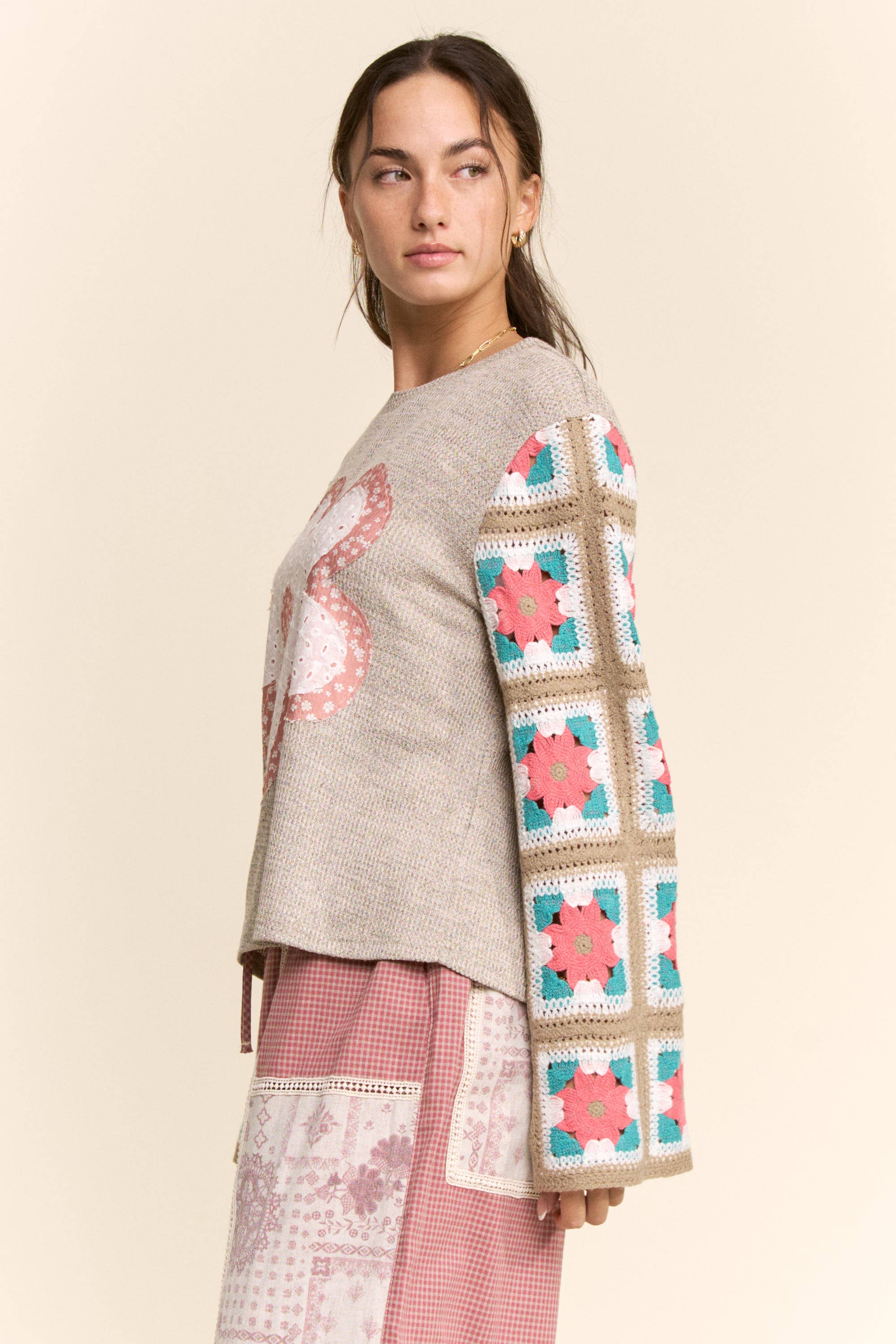 FLORAL APPLIQUE PATCHWORK KNIT TOP
