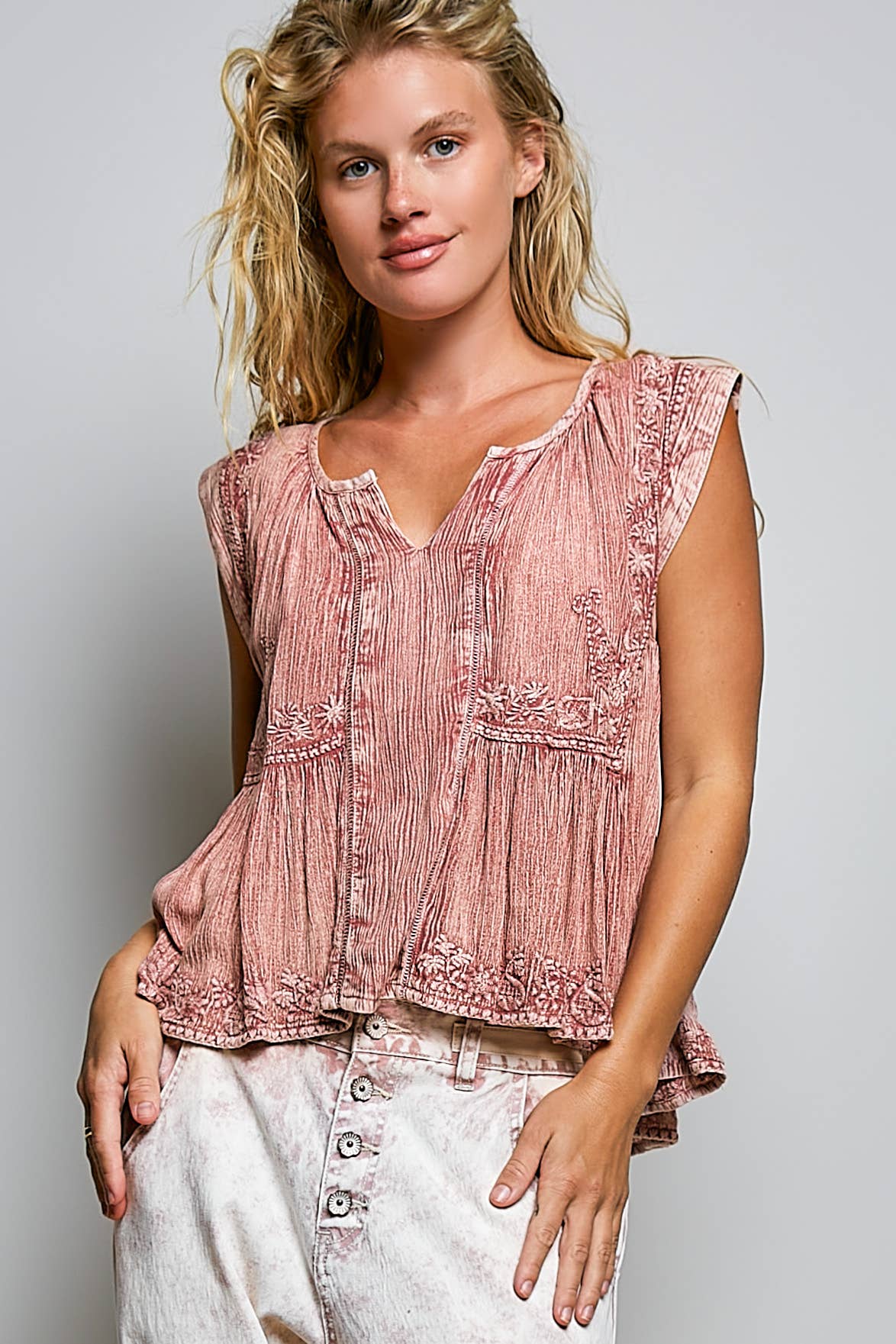 V-neck Sleeveless Vintage Washing Solid Linen Woven Top