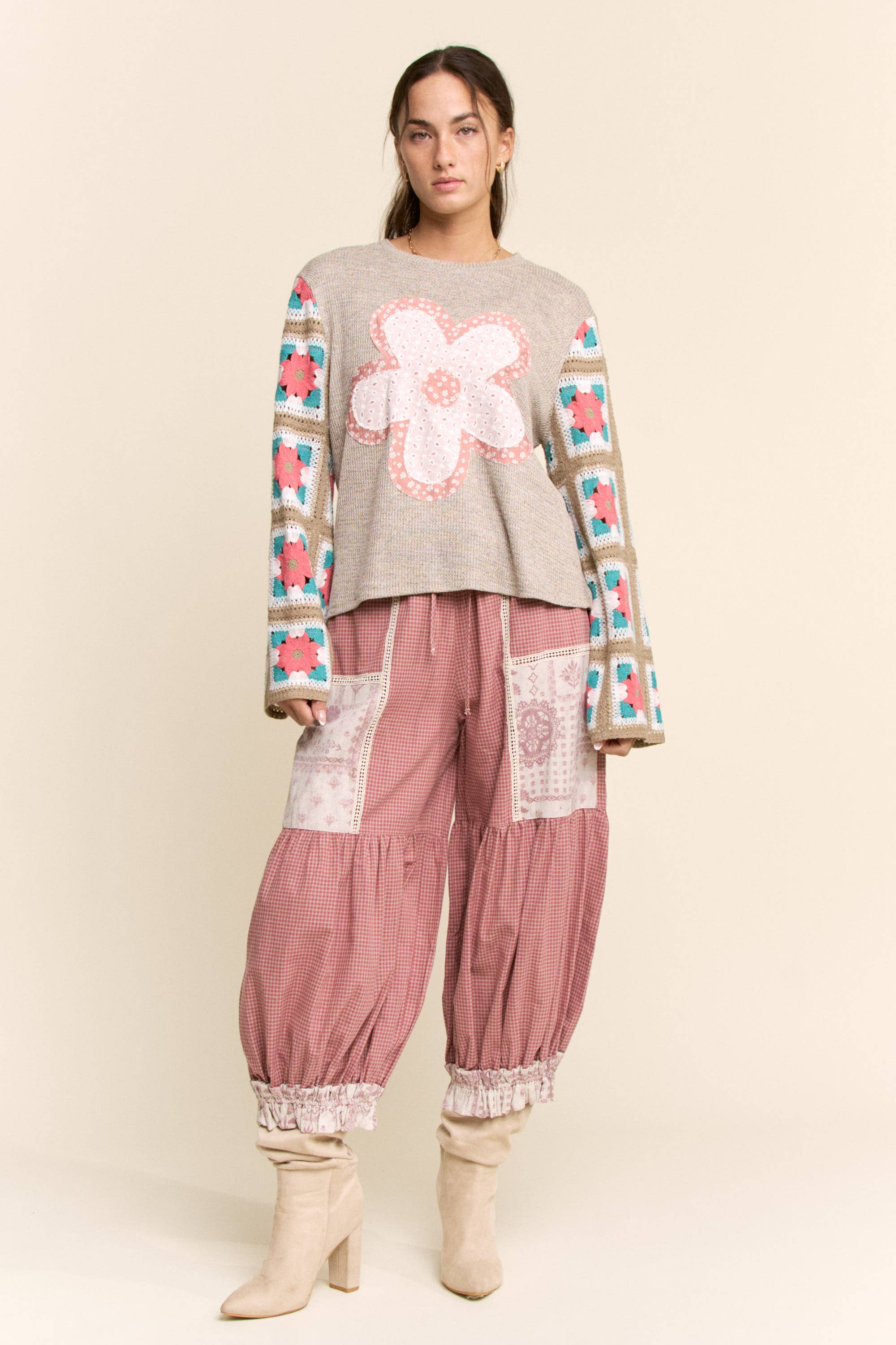 FLORAL APPLIQUE PATCHWORK KNIT TOP