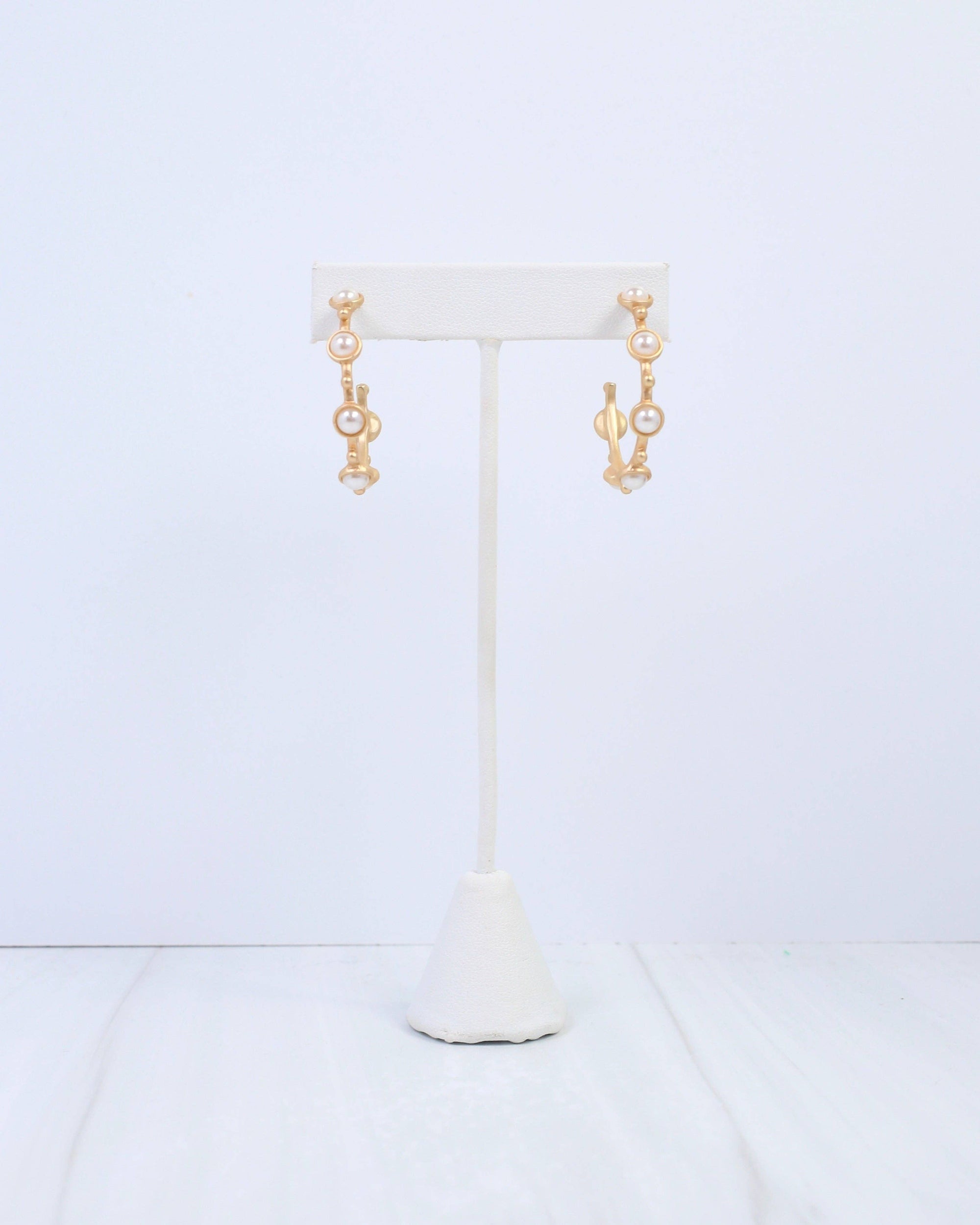 Bonnie Pearl Hoop Earring Matte Gold