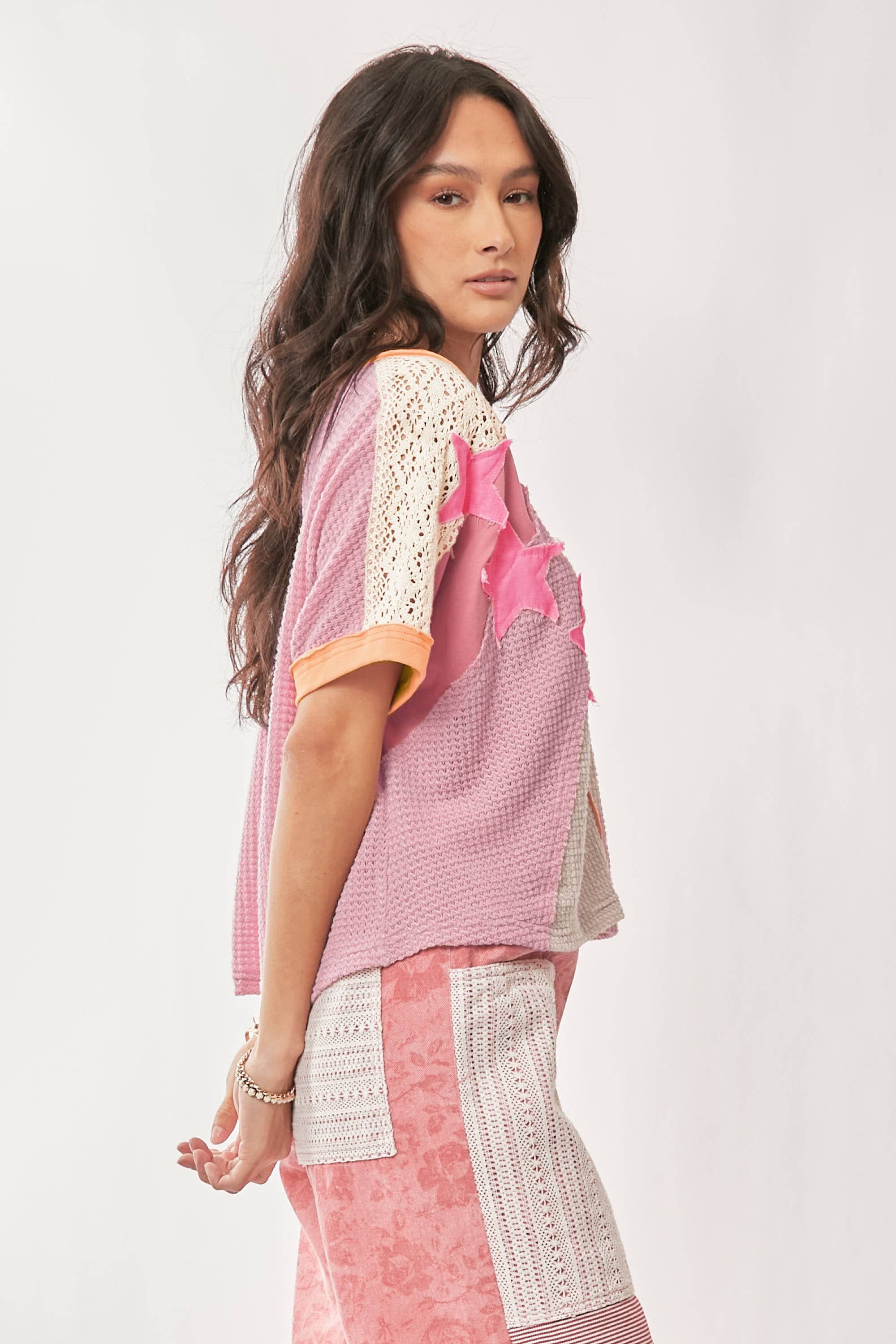 STAR PATCH DETAIL COLOR BLOCKED DROP SHOULDER TOP