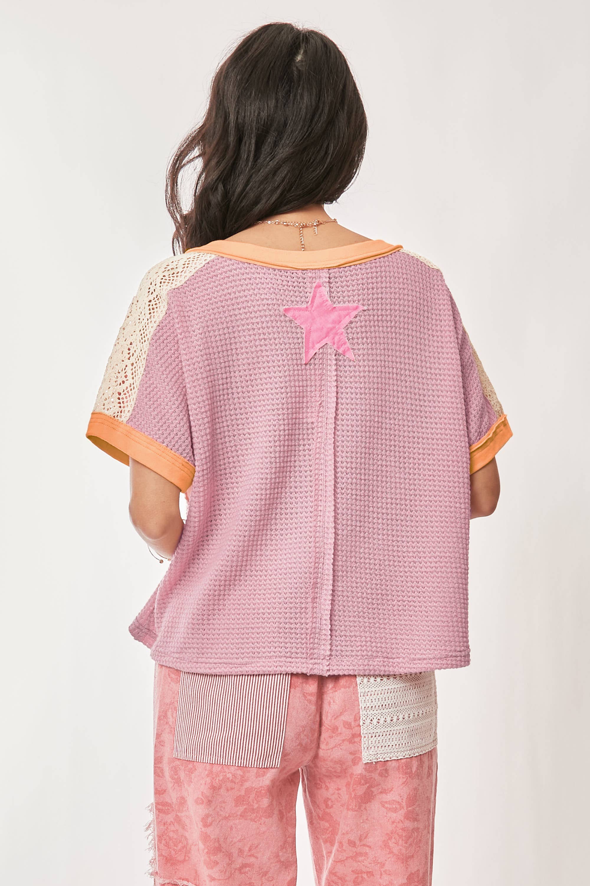 STAR PATCH DETAIL COLOR BLOCKED DROP SHOULDER TOP