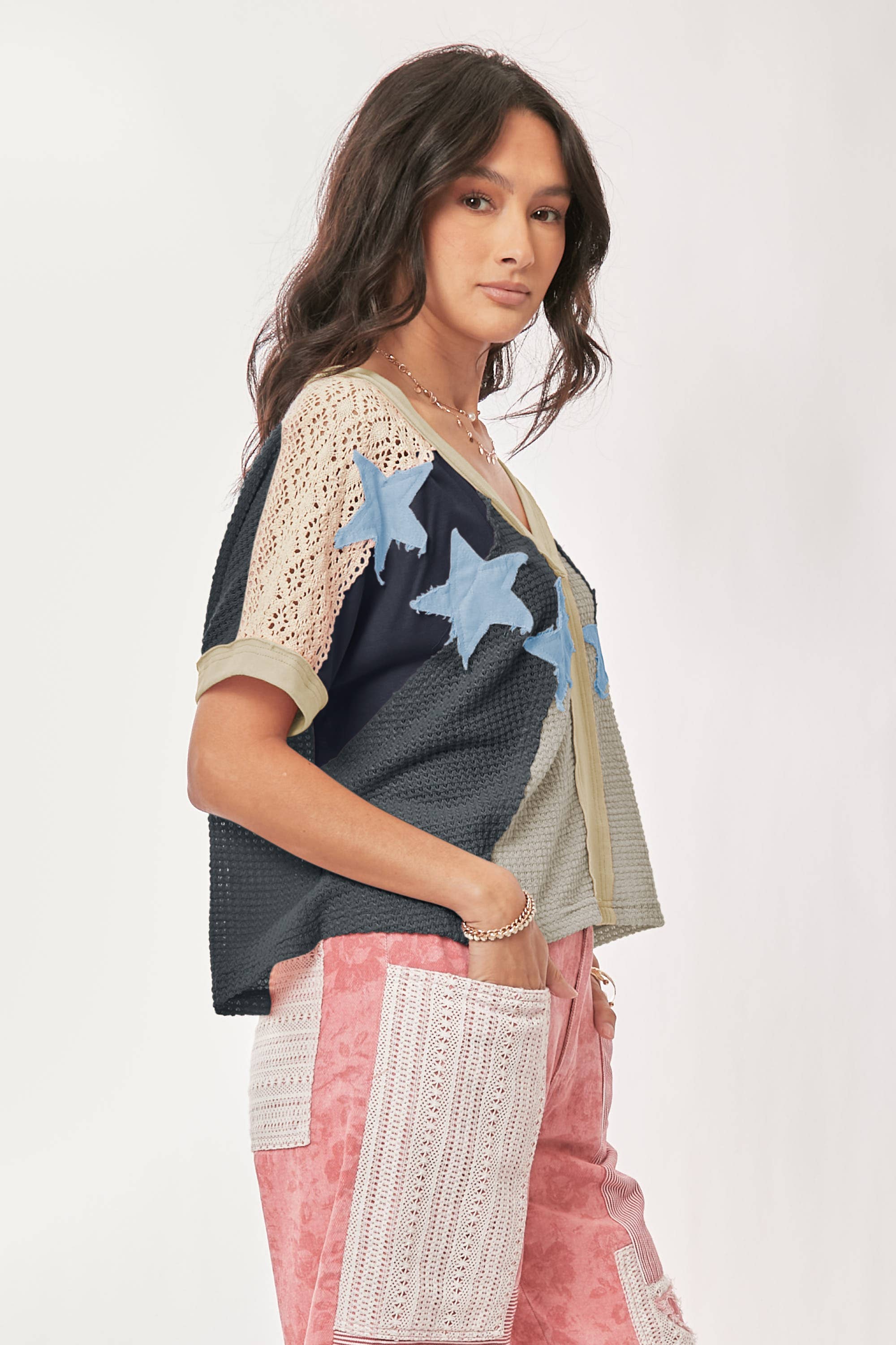 STAR PATCH DETAIL COLOR BLOCKED DROP SHOULDER TOP
