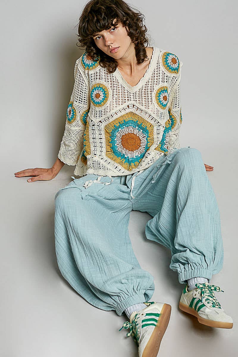 V-Neck Granny Circle Motif Scalloped Edge Crochet Top