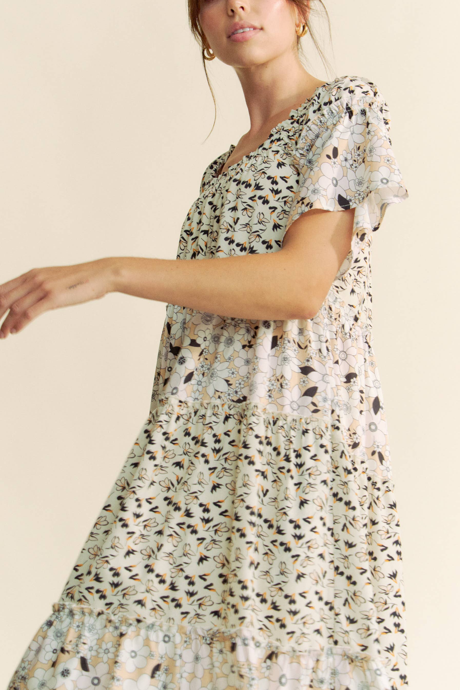 DD20523 - FLORAL MIXED RUFFLE DETAIL RUFFLE SLEEVE MIDIDRESS