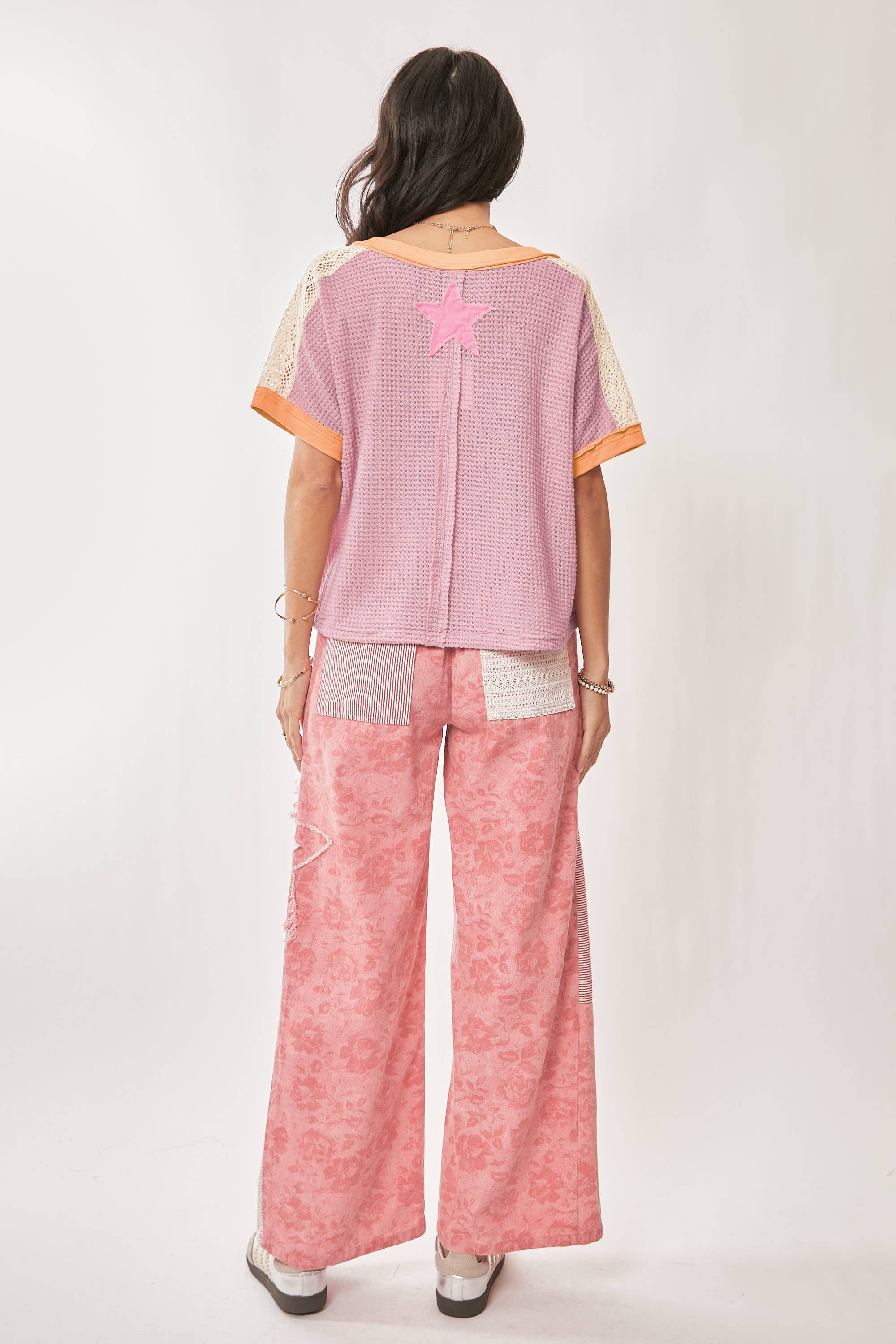 STAR PATCH DETAIL COLOR BLOCKED DROP SHOULDER TOP