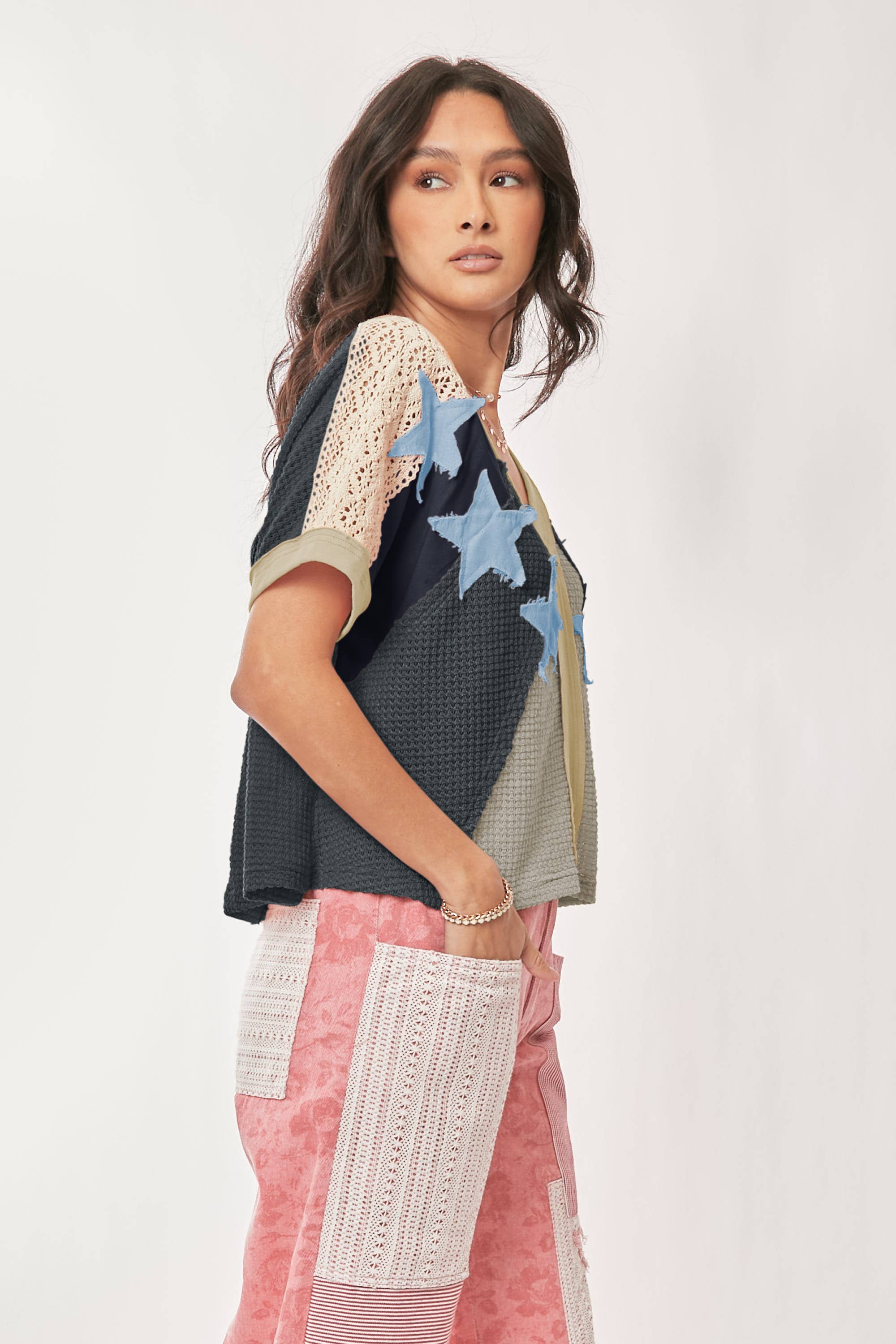 STAR PATCH DETAIL COLOR BLOCKED DROP SHOULDER TOP