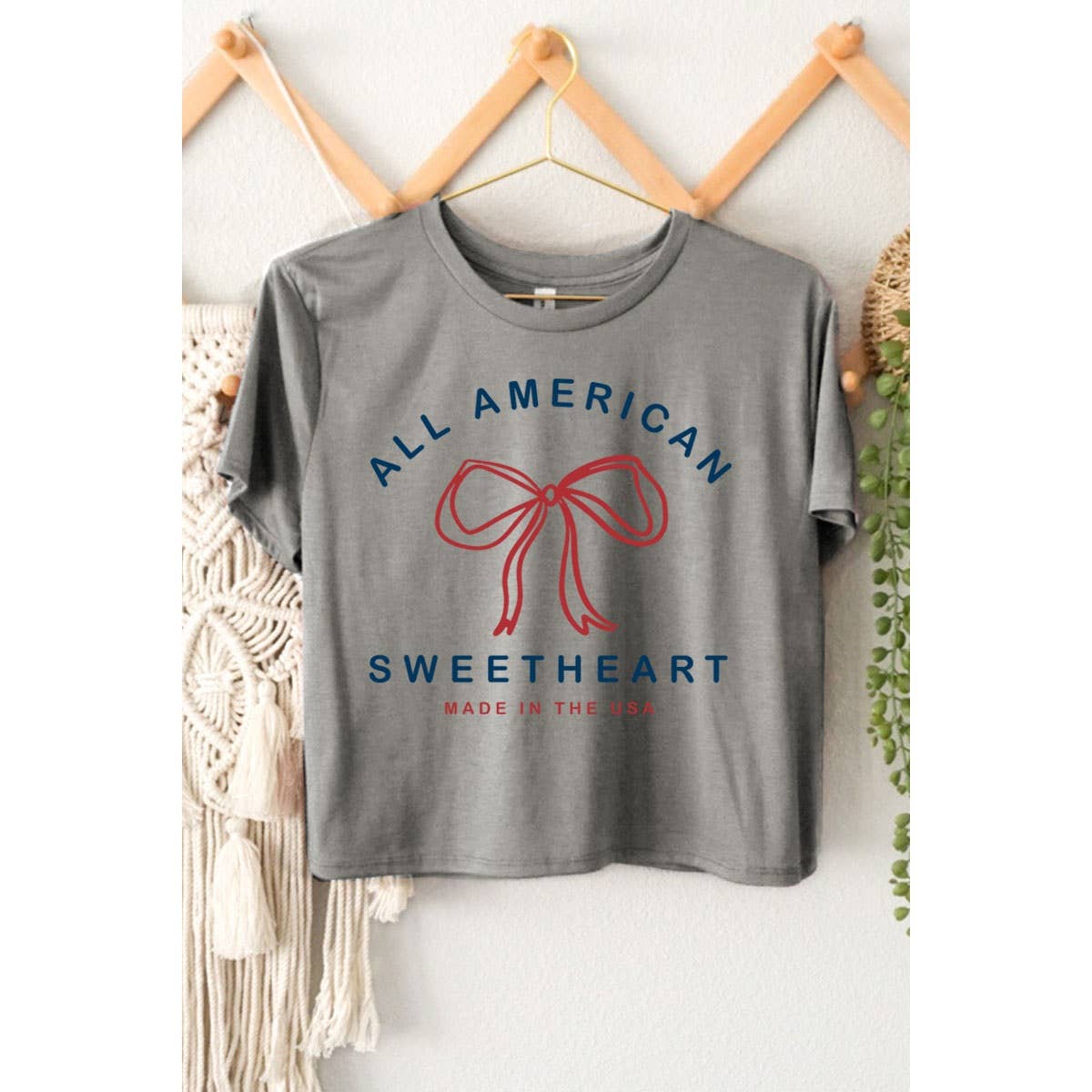 ALL AMERICAN SWEETHEART GRAPHIC CROP TOP