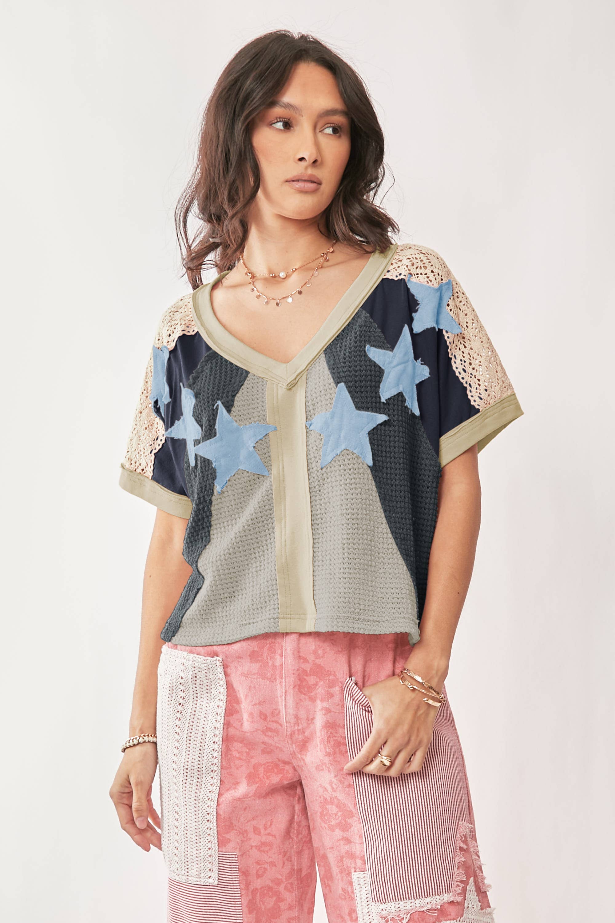 STAR PATCH DETAIL COLOR BLOCKED DROP SHOULDER TOP